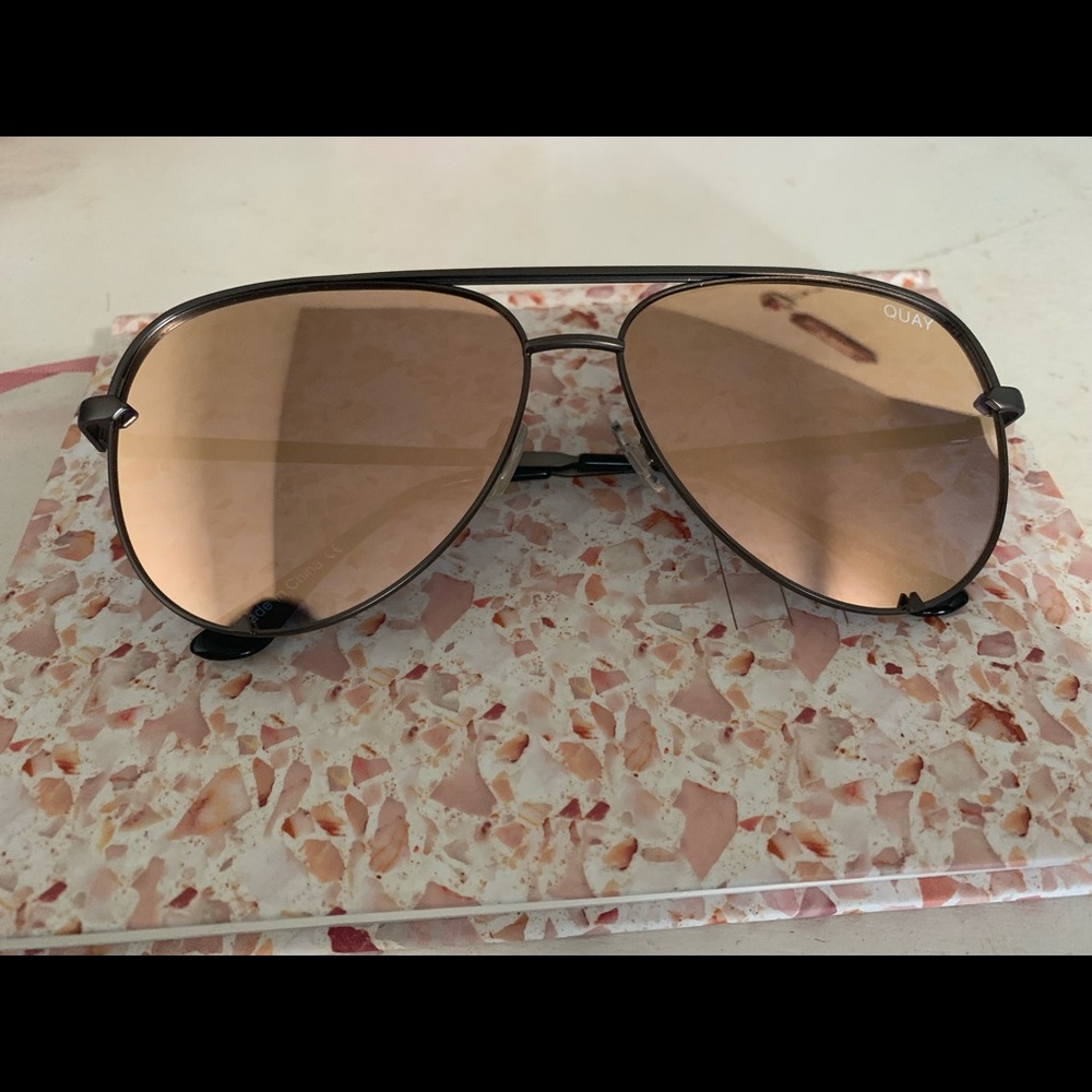 Quayxdesi highkey sunglasses rose gold gunmetal